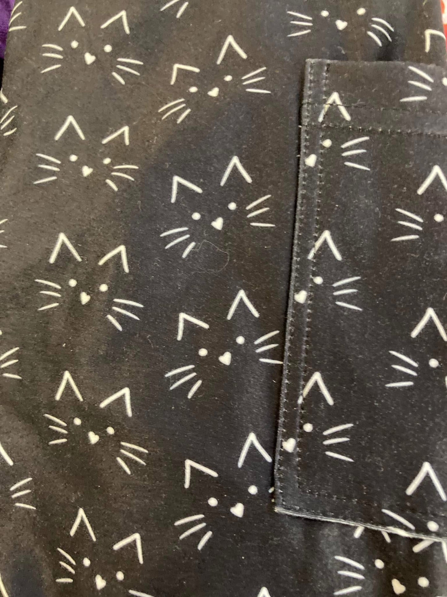 Whiskers Yoga Band Pocket Leggings