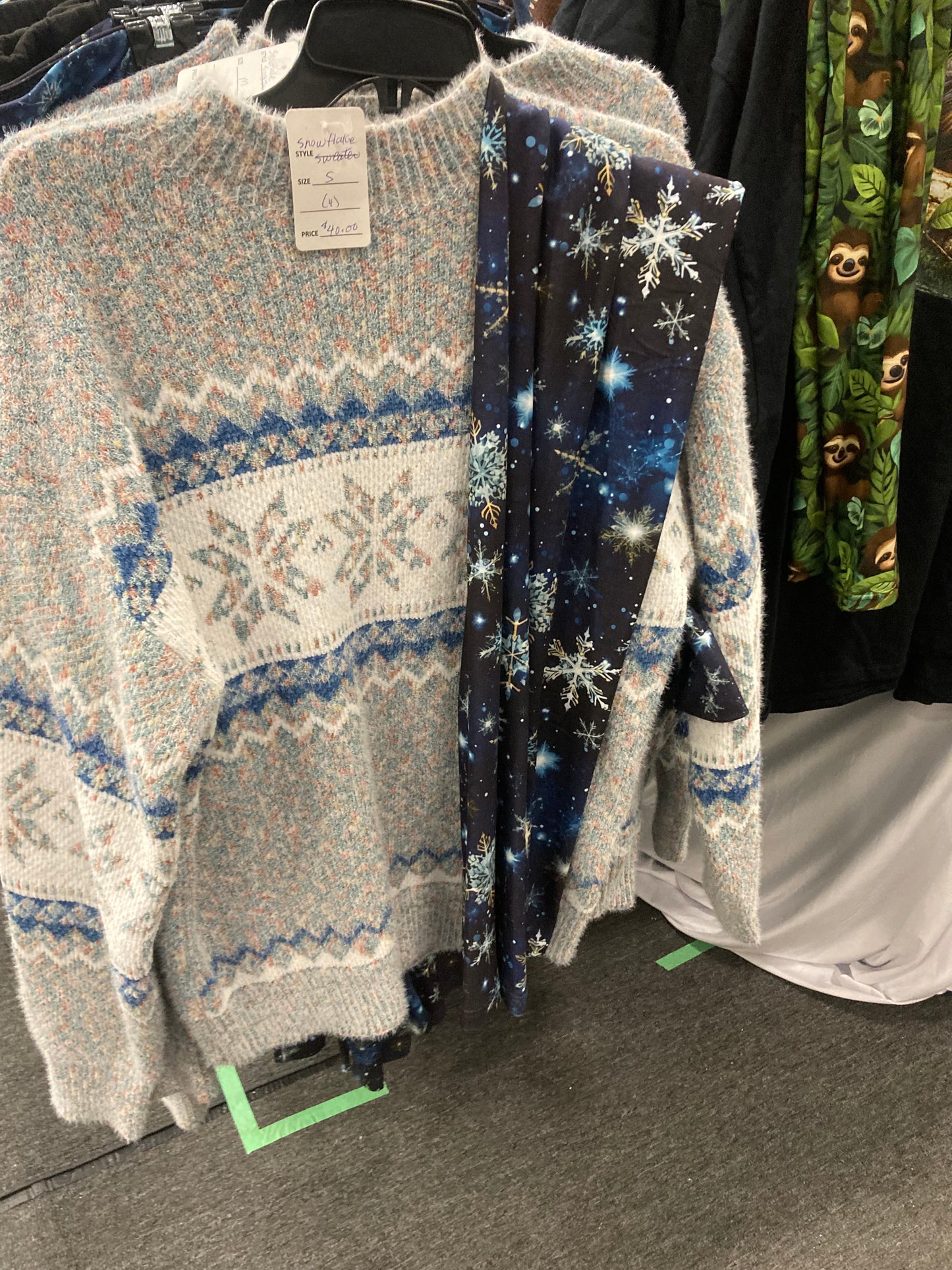 Snowflakes - Adult Yoga Band Pocket Leggings
