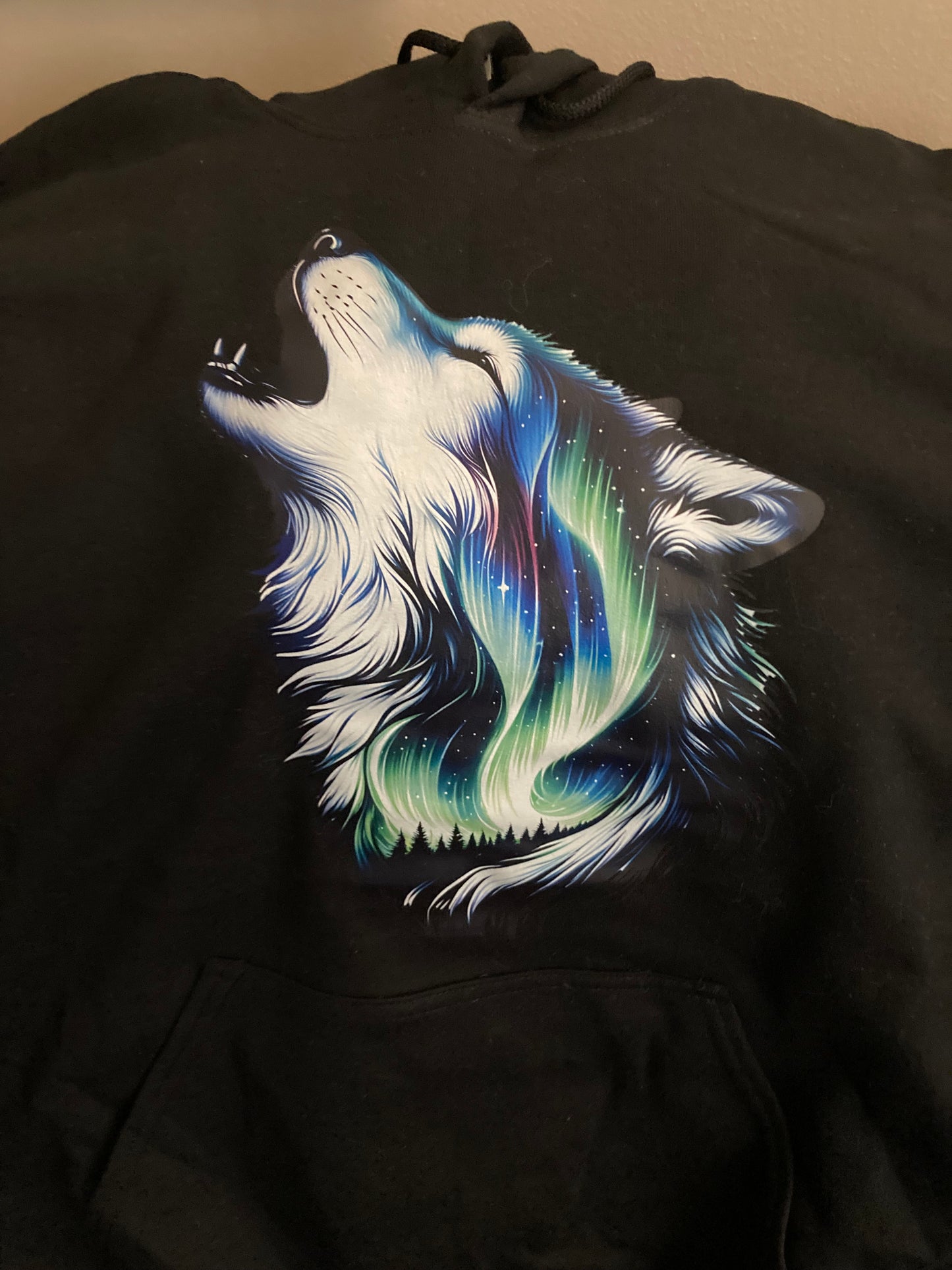 Black or Blue - Wolf Aurora Hoody